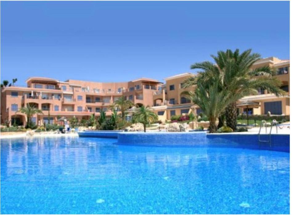 Comfortable 2 Bedroom Apartment In Popular Limnaria Gardens Paphos Buitenkant foto